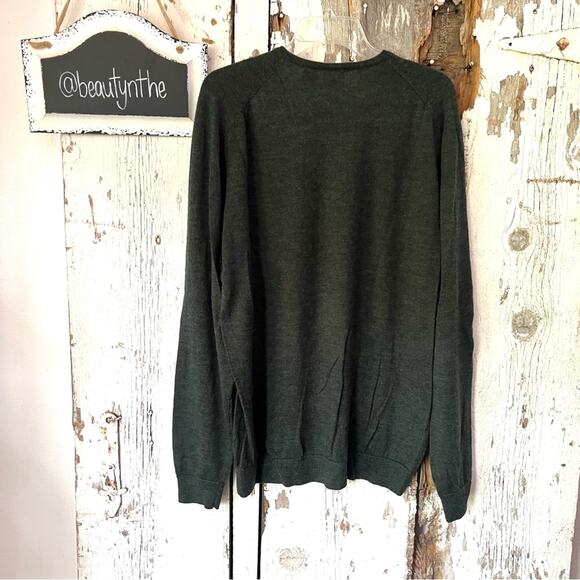 Field Gear 100% Merino Wool Gray/Green V Neck Sweater Business Casual FLAW - Picture 4 of 5